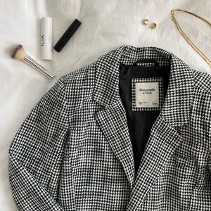 Cropped Abercrombie blazer